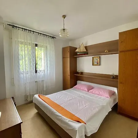 Apartman Mira *