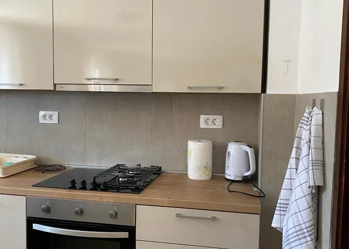 דירה Mira אופטיה